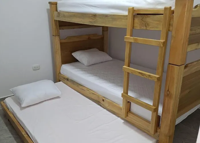 Apartahotel- Alojamiento Familiar- Apartamentos Privados Kira