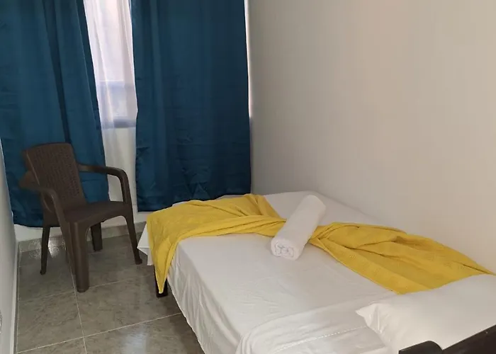 Apartahotel- Alojamiento Familiar- Apartamentos Privados Kira