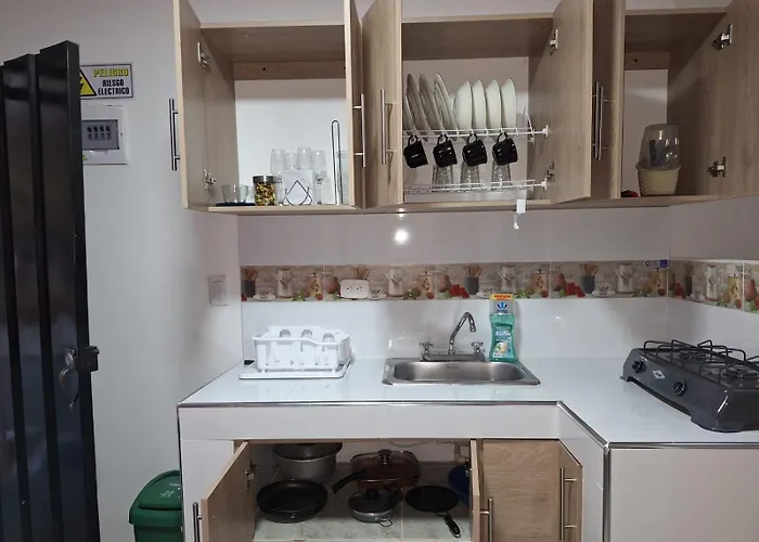 Apartahotel- Alojamiento Familiar- Apartamentos Privados Kira